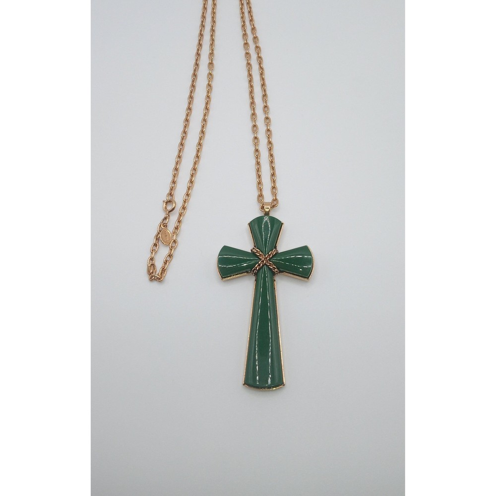 Avon Faux Jade Juliet Cross Pendant Gold Tone Necklace Vintage 1975 Signed